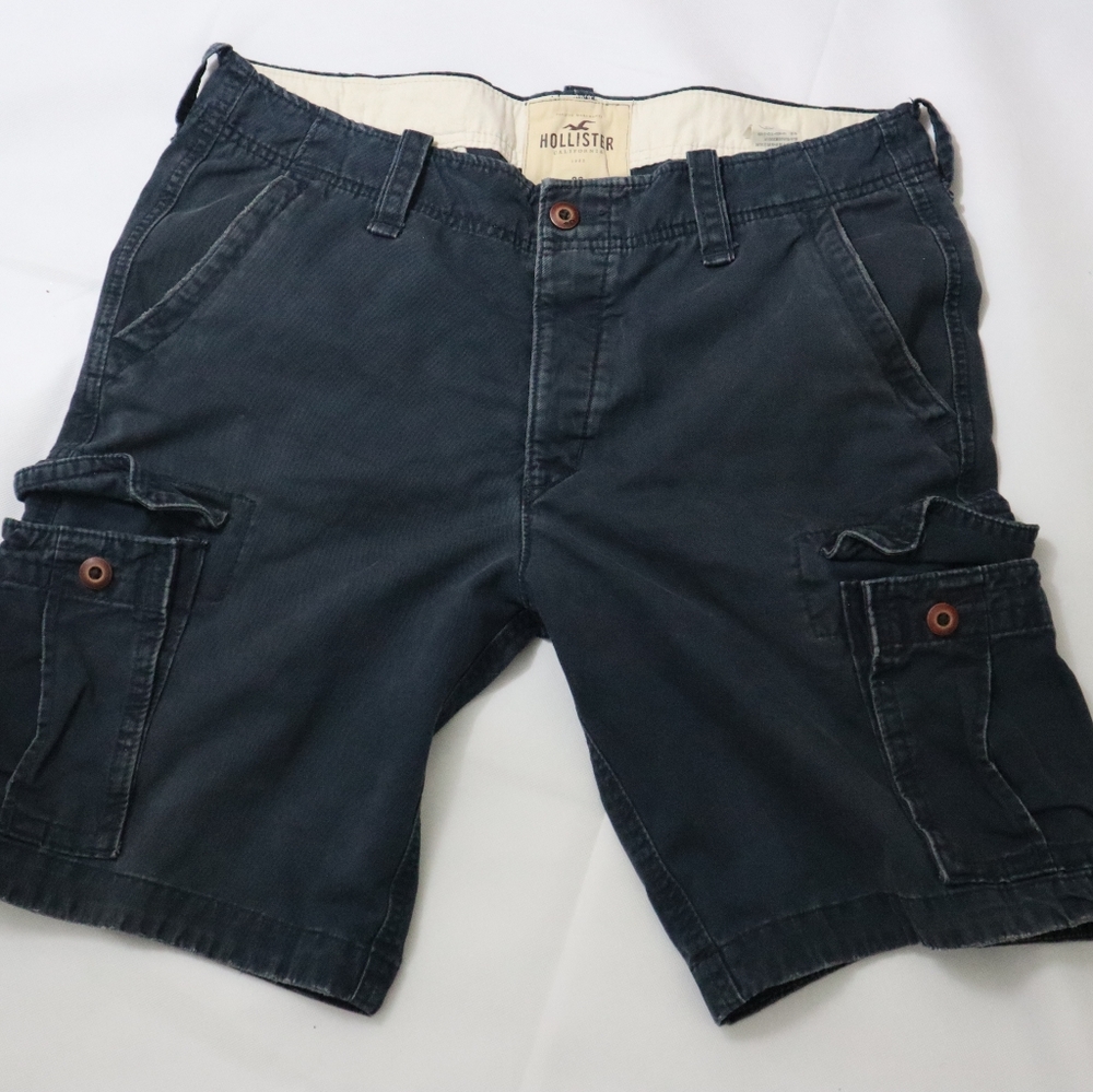 Hollister navy cargo short